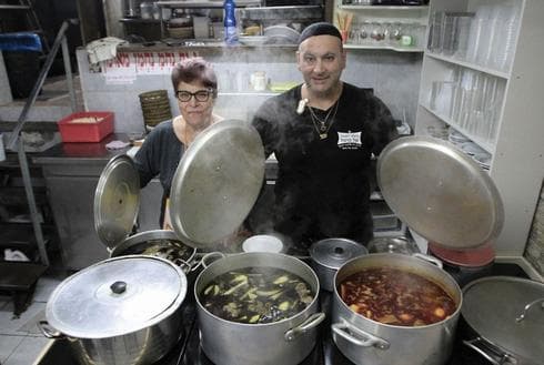 הסירים בפינוקי כרמל | צילום: אסף פרידמן