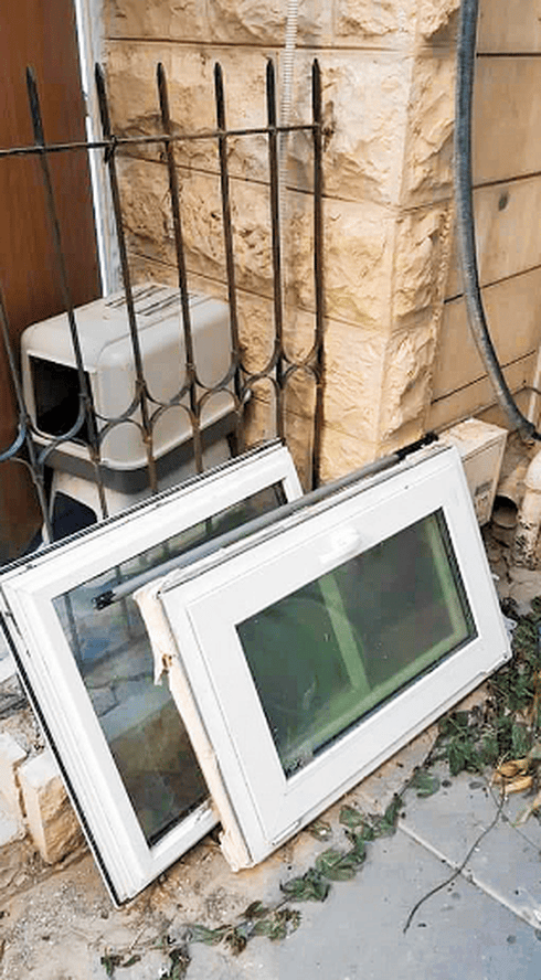 חלונות שהושארו ברחוב | צילום: פרטי חלונות שהושארו ברחוב | צילום: פרטי