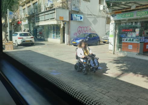 הצעירה שנותרה בתחנה | צילום: פרטי