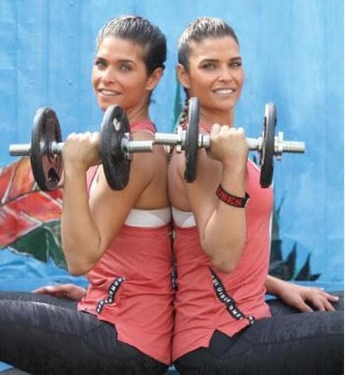 התאומות נצח. "הגוף שלנו הוא הבית היחידי שלנו" | צילום: אסף פרידמן