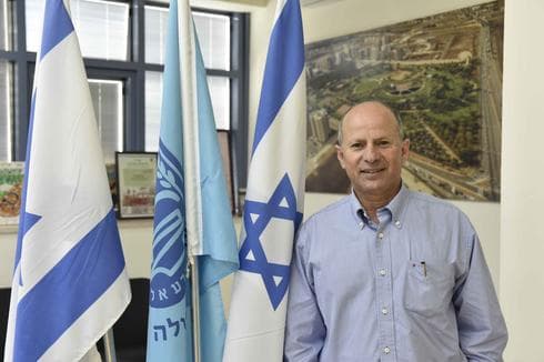 ראש העיר אבי אלקבץ (צילום: שרון צור)