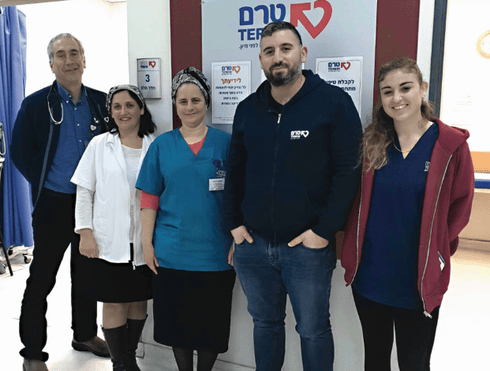 גרשון (מימין) וד"ר זלוט (משמאל). "לקחת בפרופורציה" | צילום: פרטי