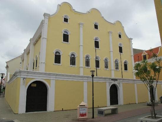 Fachada de la Sinagoga Mikvé Israel-Emanuel 