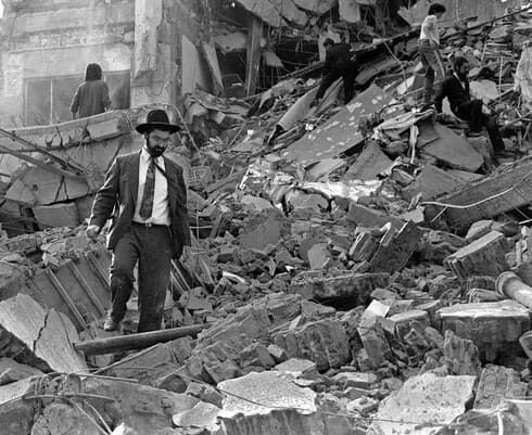 Encuentro de presidentes de cámaras de Diputados en homenaje a las víctimas del atentado a la AMIA, asesinados el 18 de julio de 1994 en Buenos Aires. (AFP) imagenes del dia del atentado a la AMIA