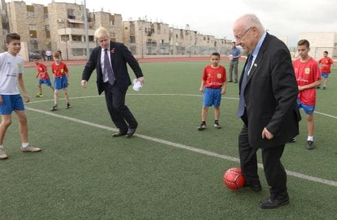 Reuven Rivlin saludó a Boris Johnson 