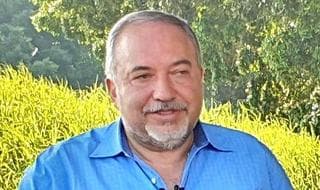 Liberman afirmó que Netanyahu frenó sus planes de eliminar a Hanyia