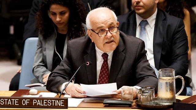 El observador palestino en la ONU, Riad Mansur