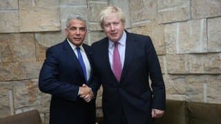 Yair Lapid y Boris Johnson