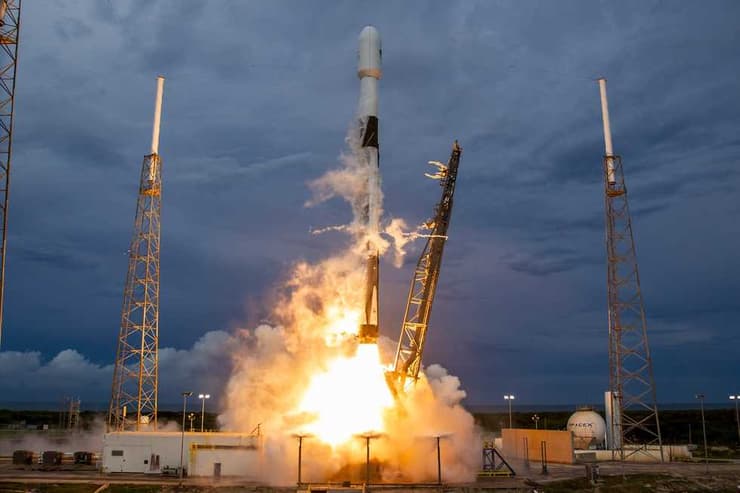 'Amos 17' camino al espacio 