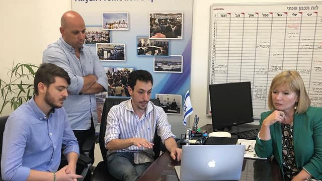 Francisco Marinaro y Adam Cohen, los fundadores de la compañía, junto al equipo de la OSM. Francisco Marinaro y Adam Cohen, los fundadores de la compañía, junto al equipo de la OSM.