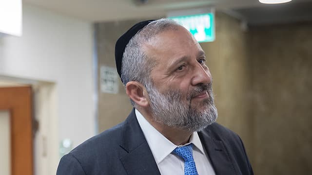 Ministro del Interior, Aryeh Deri 
