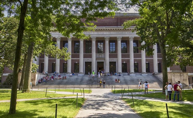 Ismail Ajawi había conseguido una beca en Harvard pero no pudo ingresar a Estados Unidos 