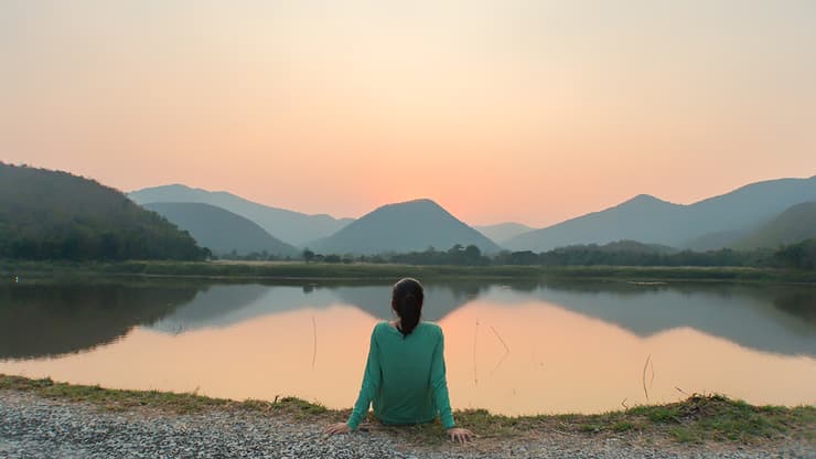 Cuanto más se ejerciten, más expertos serán en el arte de ver las cosas con sencillamente con claridad. Con la misma sencillez comenzarán a vivenciar lo que esté delante de ustedes (Ynet) mindfulness