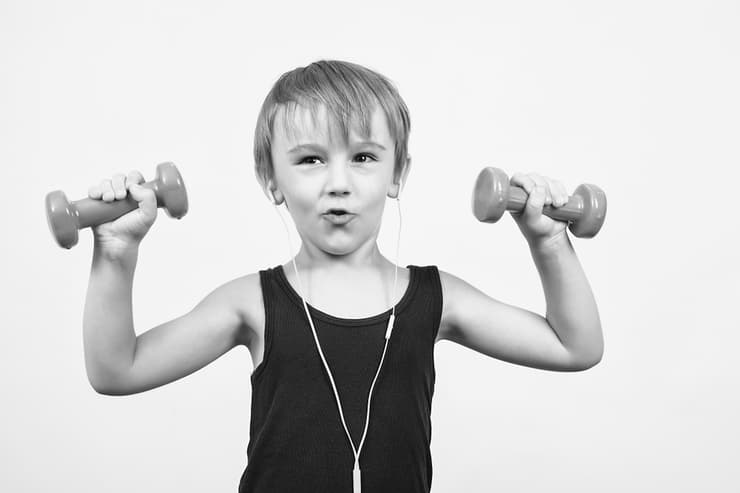No hay edad mínima para el entrenamiento, pero es importante tener en cuenta la madurez psicológica y mental del niño (Ynet) Niños ejercicio