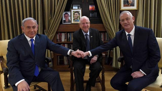 Negociaciones de coalición entre Netanyahu, Rivlin y Gantz en septiembre de 2019. (Jaim Tzaj) Netanyahu Rivlin Gantz