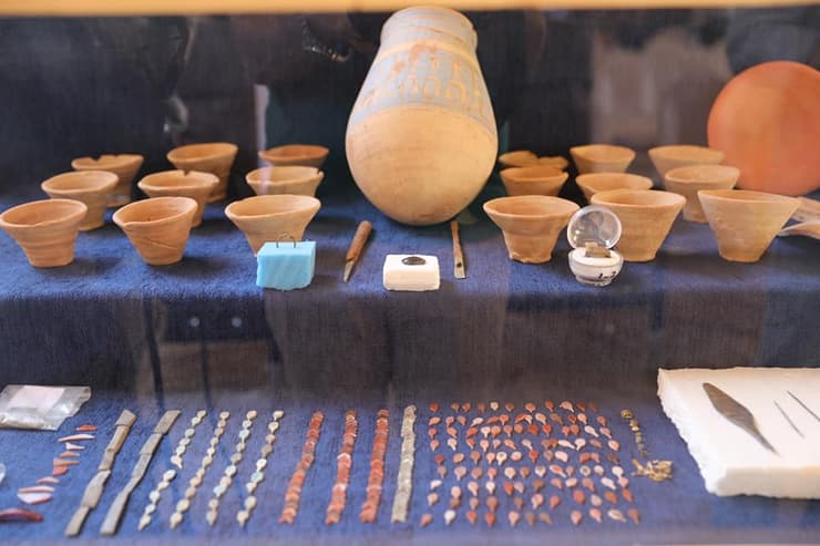 Algunas de las piezas halladas en el Valle de los Monos. (Ministerio de Antigüedades) Egipto