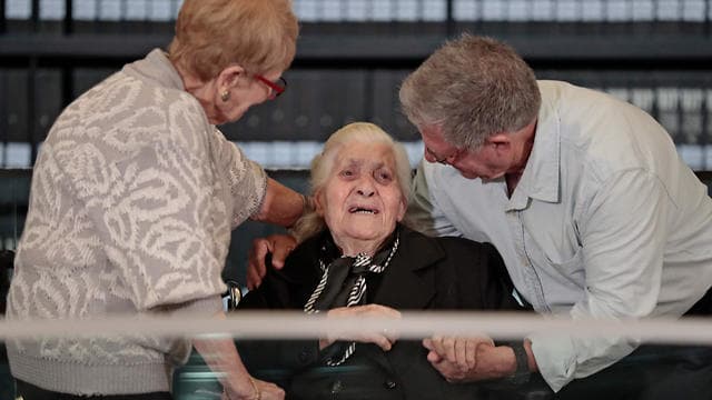 Dina se reunió con dos de los hermanos que protegió durante el Holocausto 