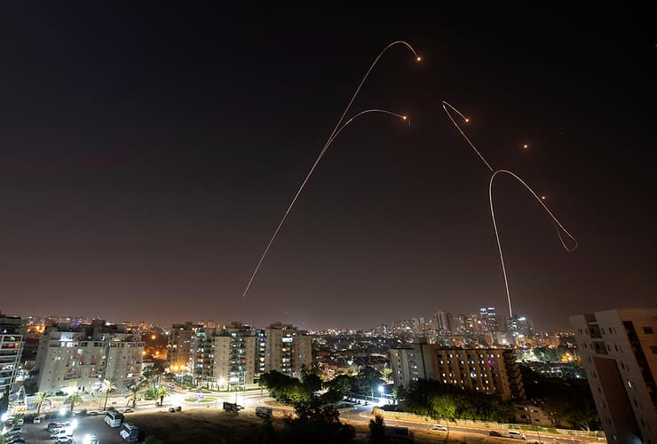 El sistema de defensa antimisiles 'Cúpula de Hierro' intercepta un cohete desde Gaza el jueves (Reuters) El sistema de defensa antimisiles 'Cúpula de Hierro' intercepta un cohete desde Gaza el jueves
