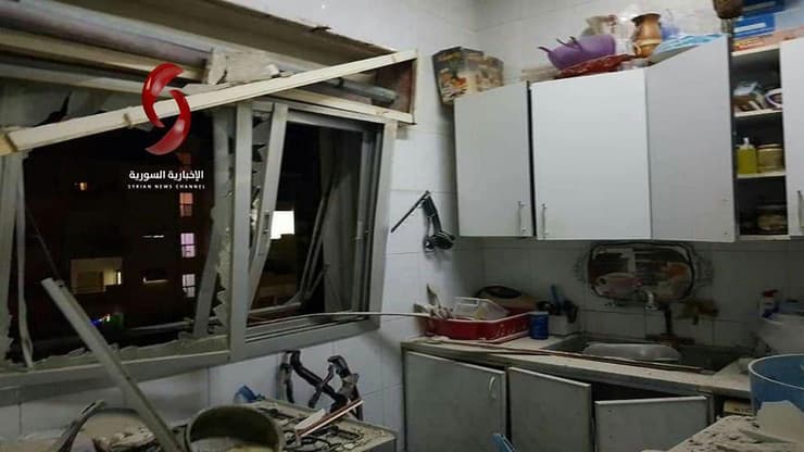 La televisión siria muestra los destrozos causados por el bombardeo