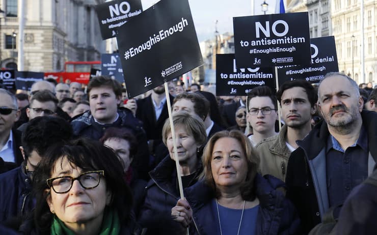 Judíos británicos protestan fuera del Parlamento contra el antisemitismo en el Partido Laborista bajo el líder Jeremy Corbyn 