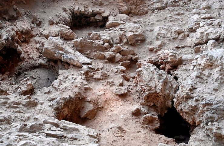 La tumba es la más antigua de su tipo encontrada en todo Medio Oriente. (Lior Grossman/U. Hebrea) Vasija