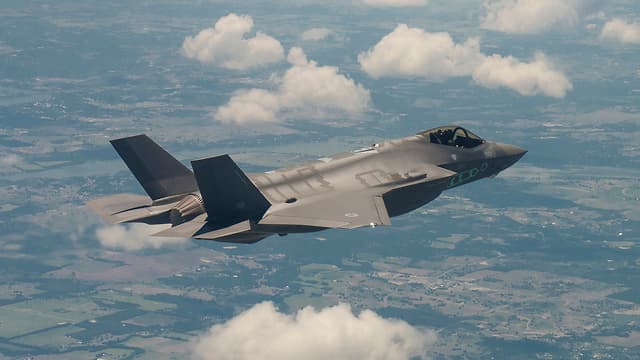 Según uno de sus fabricantes, los aviones F-35 de las FDI pueden interceptar misiles de largo alcance (Lockheed Martin) F-35 FDI