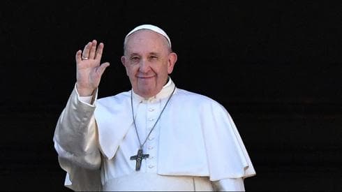 El papa Francisco saluda a los fieles en Roma. 