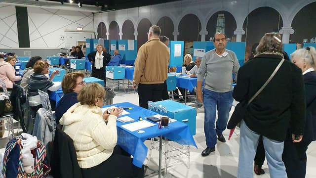 Los miembros del Likud votan en las primarias del partido