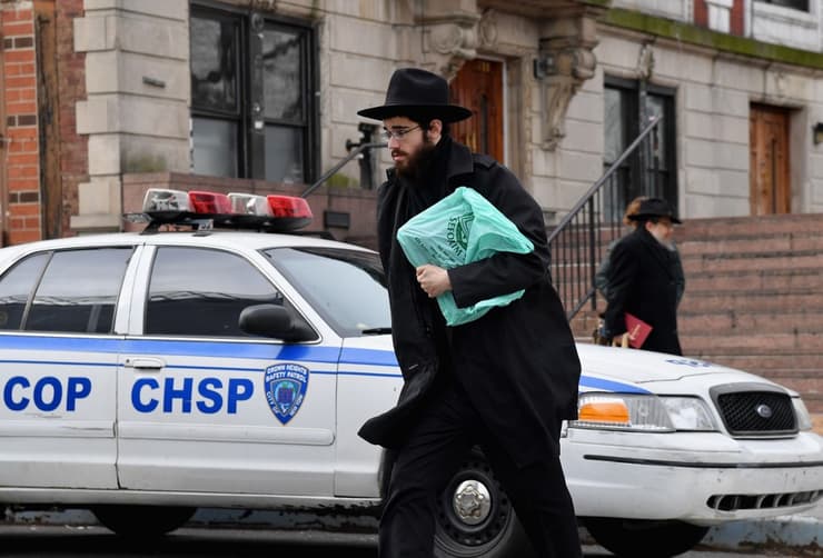 Judío ortodoxo por las calles de Crown Heights, en Blooklyn 