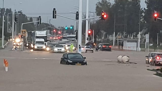 Las inundaciones en Israel provocaron cinco muertos y numerosos daños materiales (Ynet) Inundación