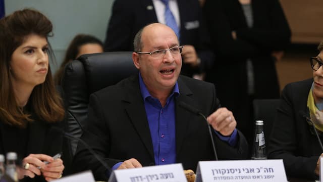 Avi Nissenkorn, ministro de Justicia de Israel, firmó la deportación de Leifer. (Ynet) El presidente del Comité Regulador, Avi Nissenkorn
