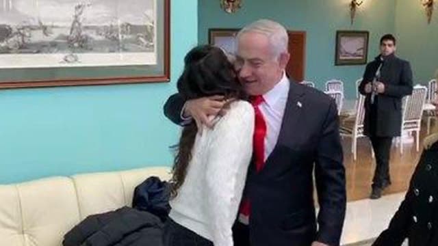 Netanyahu y Naama Issachar se unieron en un emocionante abrazo tras la liberación de la joven