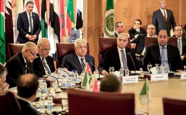 El presidente de la Autoridad Palestina en la reunión de la Liga Árabe en El Cairo (AFP) Reunión de la Liga Árabe en El Cairo