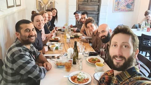 En el kibutz es así: todos comen juntos en un gran comedor 