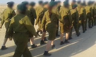 Mujeres ortodoxas en el ejército