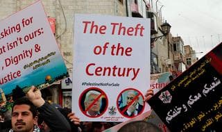Los palestinos protestan en Ramallah contra el plan de paz de Trump 