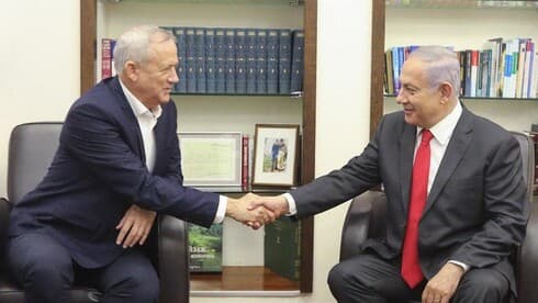 La coalición de gobierno liderada por Gantz y Netanyahu, a punto de caer. (Elad Malka) Gantz Netanyahu