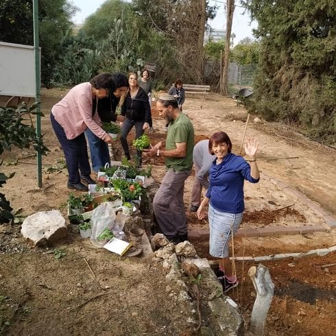 "La jardinería ayuda a desarrollar la capacidad de afrontar algo superior a nosotros mismos" Jardinería