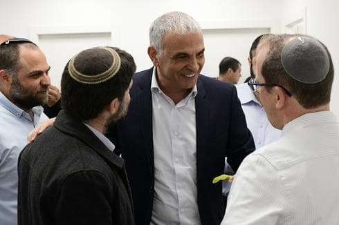El ministro de Finanzas, Moshe Kahlon, realizó consultas en el Ministerio de Salud