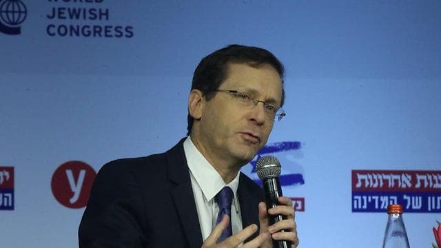  Isaac Herzog: "Hemos conformado un equipo especial para examinar de inmediato las necesidades esenciales de la comunidad judía en Italia"