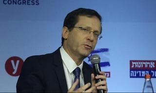  Isaac Herzog: "Hemos conformado un equipo especial para examinar de inmediato las necesidades esenciales de la comunidad judía en Italia"