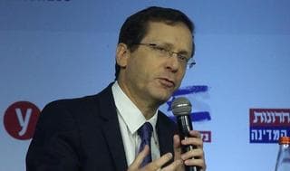  Isaac Herzog: "Hemos conformado un equipo especial para examinar de inmediato las necesidades esenciales de la comunidad judía en Italia"