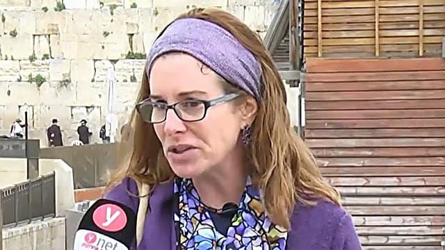 La guía turística Malka vino al Muro de los Lamentos acompañando al grupo de Texas. (Ynet) La guía turística Malka vino al Muro de los Lamentos acompañando al grupo de Texas