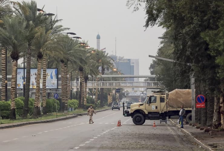 Las calles vacias cuando comienza el toque de queda en Bagdad, Irak 