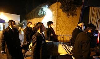 El funeral de Aryeh Even, la primera muerte reportada del coronavirus en Israel. 