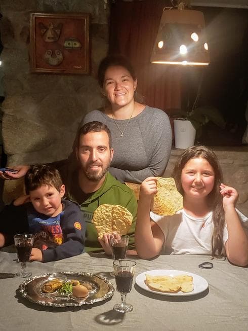 Los israelíes varados en Cuenca recibieron regalos de la comunidad judía local. 