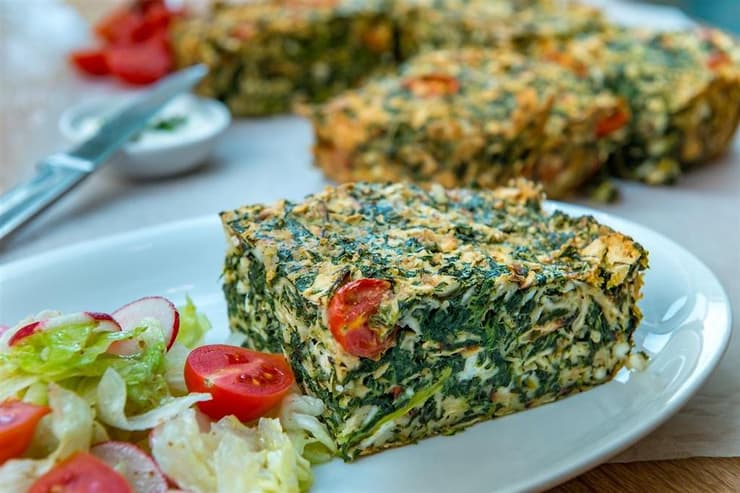 Pastel de matzá y espinaca