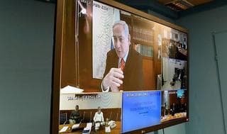 El primer ministro Benjamín Netanyahu participó de la reunión a través de una videoconferencia. 