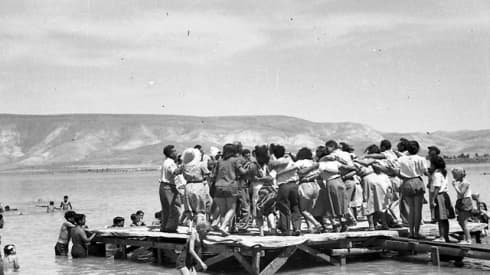 Celebraciones del Día de la Independencia en el moshav Kinneret. 