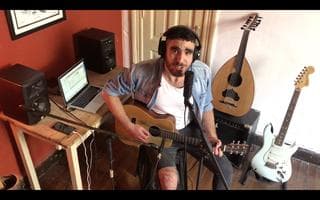 Joni Strugo y su banda lograron reunir a los más grandes exponentes de la música judía de Argentina y solistas con amplia trayectoria para cantarle a Israel. 